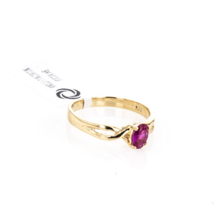 ANILLO CON ZIRCON FUCSIA 18K